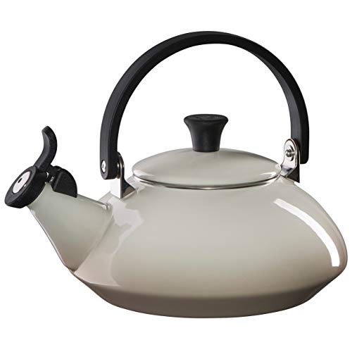 르크루제 Le Creuset Meringue Enamel On Steel 1.5 Quart Zen Tea Kettle