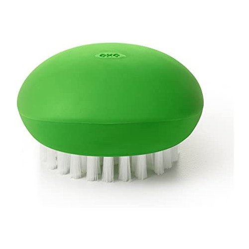 스펀지 OXO Good Grips Vegetable Brush color may vary