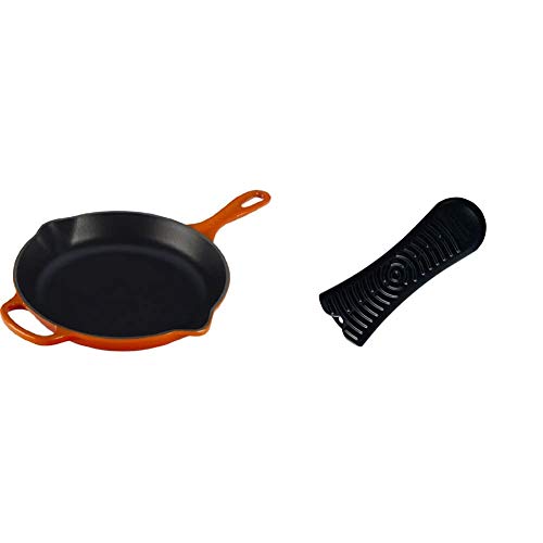 르크루제 Le Creuset Enameled Cast Iron Signature Iron Handle Skillet, 10.25" (1-3/4 qt.), Flame & Silicone Handle Sleeve, 5 3/4" x 2", Black